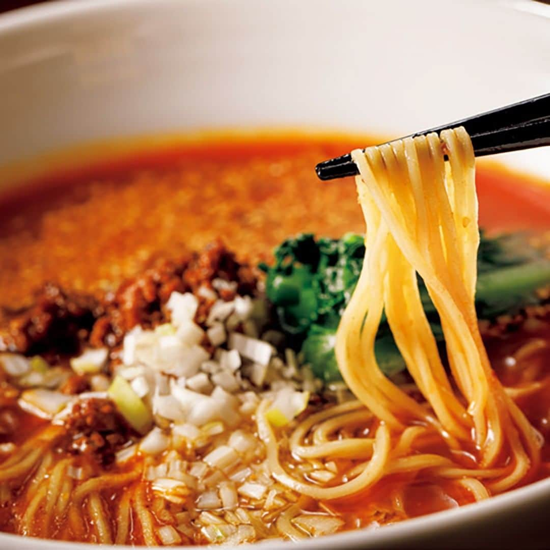 東京カレンダーさんのインスタグラム写真 - (東京カレンダーInstagram)「芝麻醤ベースのコクのあるスープがストレート麺に絡む。 スープだけでも飲み干したくなる旨さがやみつきに （写真→「坦々麺」 ¥950）⠀⠀⠀⠀⠀⠀⠀⠀⠀ ⠀⠀⠀⠀⠀⠀⠀⠀⠀ ★東カレ編集部推しポイントや、コースの詳細、店内の様子は⠀⠀⠀⠀⠀⠀⠀⠀⠀ 『月刊誌　東京カレンダー2020 3月号、世田谷の話題店』にて⠀⠀⠀⠀⠀⠀⠀⠀⠀ ⠀⠀⠀⠀⠀⠀⠀⠀⠀ ★この企画について⠀⠀⠀⠀⠀⠀⠀⠀⠀ 【世田谷が誇る名店】⠀⠀⠀⠀⠀⠀⠀⠀⠀ 23区の中でも、独特なムードを醸し出す「世田谷」成城学園前、経堂、奥沢など、それぞれのエリアの名店14選紹介していく。⠀⠀⠀⠀⠀⠀⠀⠀⠀ ⠀⠀⠀⠀⠀⠀⠀⠀⠀ 【今回ご紹介したレストラン情報】⠀⠀⠀⠀⠀⠀⠀⠀⠀ 店名▷ #四川料理蜀彩 （しょくさい）⠀⠀⠀⠀⠀⠀⠀⠀⠀ エリア▷ #経堂⠀⠀⠀⠀⠀⠀⠀⠀⠀ 電話▷03-3425-1668⠀⠀⠀⠀⠀⠀⠀⠀⠀ ※お問い合わせの際は「""東京カレンダーインスタ""を見た」とお伝えいただければ幸いです。⠀⠀⠀⠀⠀⠀⠀⠀⠀ 住所▷世田谷区経堂1-12-10 松原ビル2F⠀⠀⠀⠀⠀⠀⠀⠀⠀ ⠀⠀⠀⠀⠀⠀⠀⠀⠀ #蜀彩 #中華#中華料理#四川料理#世田谷が誇る名店#隠れ家#東京カレンダー #tokyocalendar #東カレ #話題の店 #東京グルメ #有名店 #人気店#日本美食 #東京美食#tokyofood #tokyoeats #japaneats #担々麺#辛い」2月16日 11時30分 - tokyocalendar