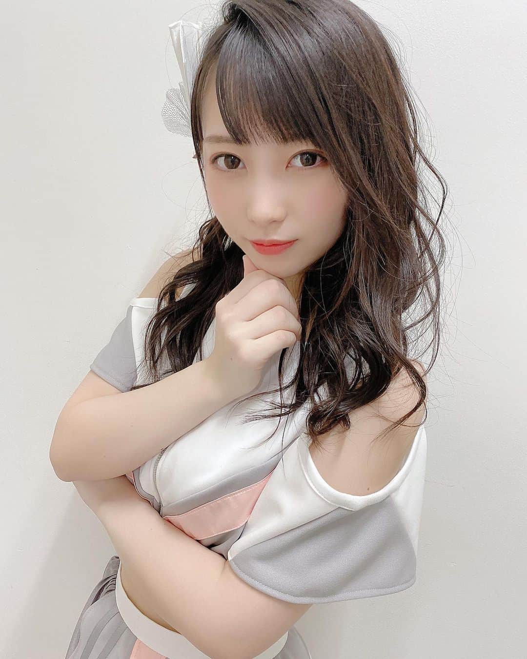 髙木由莉愛のインスタグラム：「♡ 新衣装 🗻🇯🇵 #アイドル #衣装 #オフショル #ヘアメイク #japanarizm」