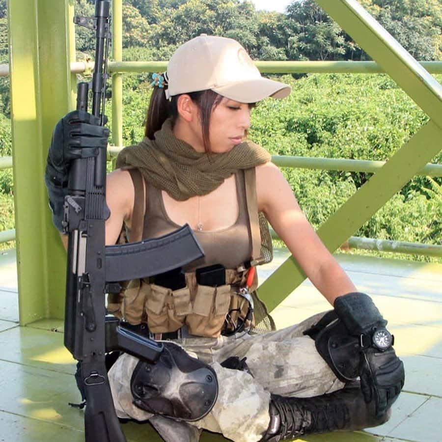 みりどる乙夜さんのインスタグラム写真 - (みりどる乙夜Instagram)「過去写真の供養、しばらく続きます_(┐「ε:)_ #milsim #military #milspec #army #militarygirl #militarywoman #airsoft #airsoftgirl #airsoftjapan #worldairsoft #pewpew #japanesegirl #5yearsago #actionactress #tactical #training #gun #camouflage #ak74 #rifle #guayguay #gandg #軍模 #過去pic #5年前 #ミリタリー #ミリタリー女子 #モデル #サバゲー #サバゲー女子」2月16日 12時12分 - itsuya_miridoru