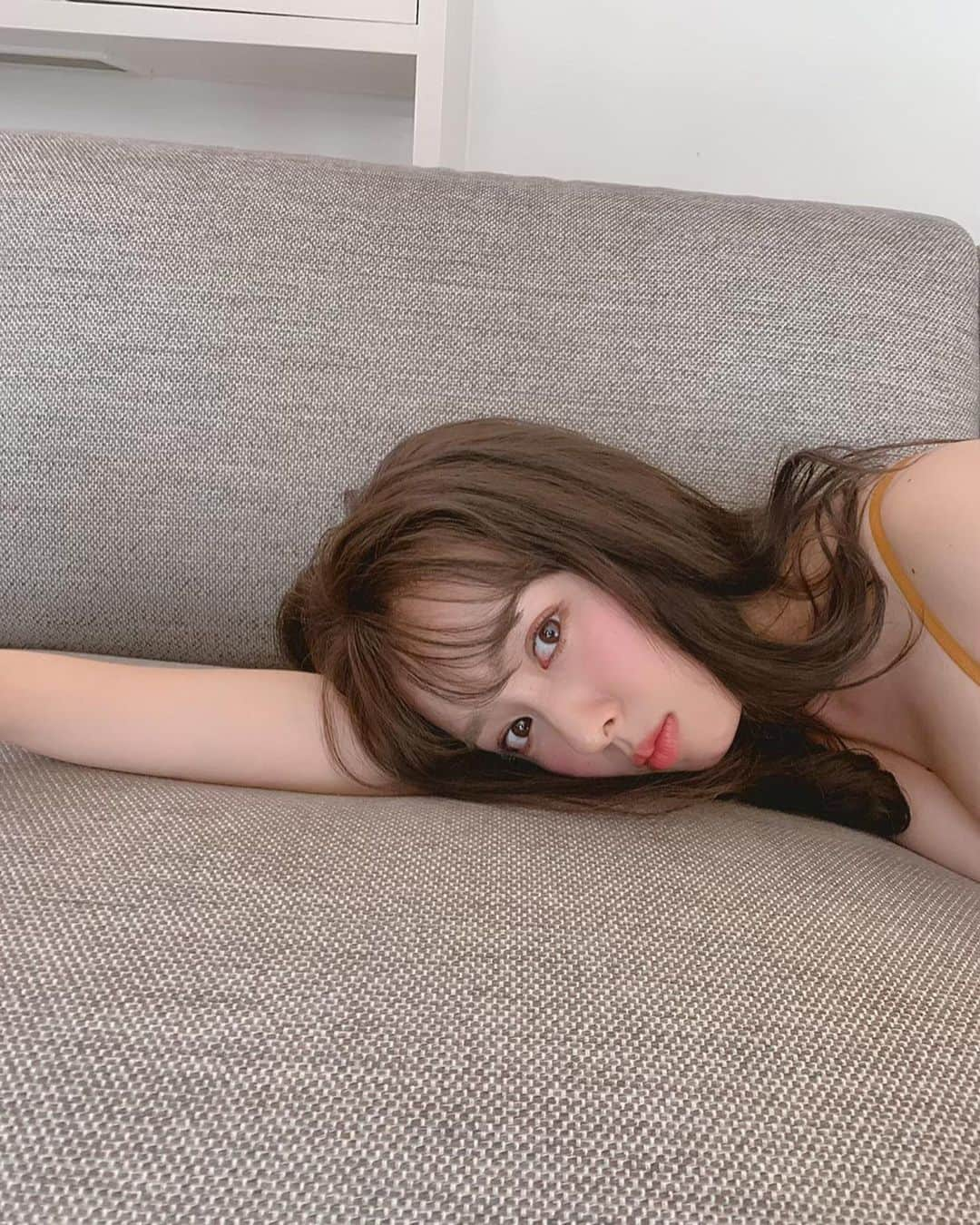 山田菜々さんのインスタグラム写真 - (山田菜々Instagram)「カレンダー発売までついにあと1週間切りました☺️♡﻿ もぅみんな予約してくれたのかな〜？🤭笑﻿ ﻿ ちなみに事務所では評判が良いと、﻿ マネージャーさんが教えてくれましたとさっ☺️❤️﻿ ﻿ 今回はちょっぴりサービスショット☺︎きゃっ﻿ ﻿ ▷東京 2/22(土)16:30〜 ブックファースト新宿店﻿ (店頭で参加券販売中。電話でも受付てます☺︎)﻿ ▷大阪 2/24(月祝)13:00〜 TSUTAYA EBISUBASHI﻿ (店頭、電話にて参加券販売中です☺︎)﻿ また会場やワニブックスさんのHPからの購入特典が全て異なりますのでそちらもお楽しみに♡」2月16日 12時47分 - tannana.yamada