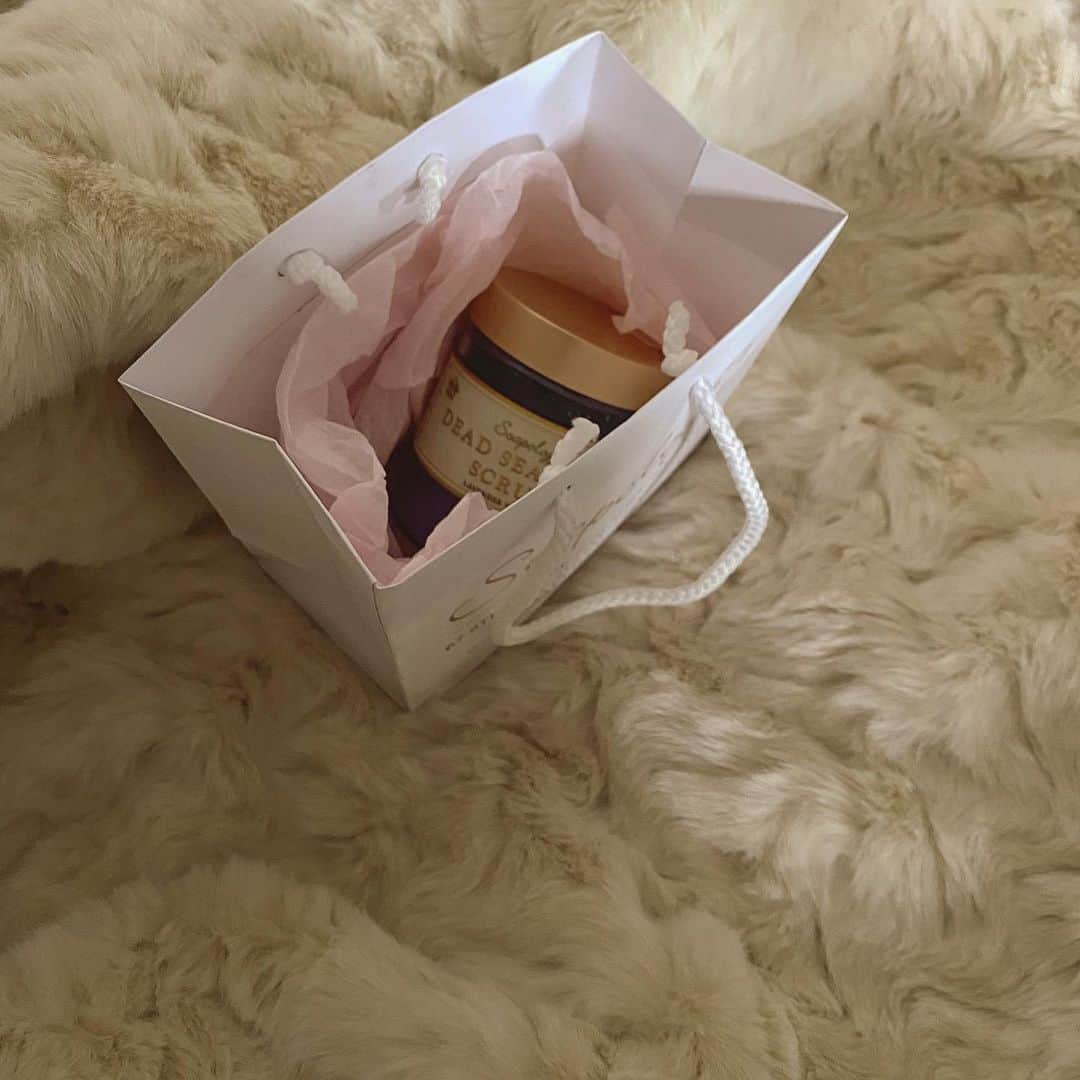 のインスタグラム：「ㅤㅤㅤㅤㅤㅤㅤㅤㅤㅤㅤㅤㅤ ㅤㅤㅤㅤㅤㅤㅤㅤㅤㅤㅤㅤㅤ めっちゃいい香りでツルツルになる💜 ㅤㅤㅤㅤㅤㅤㅤㅤㅤㅤㅤㅤㅤ ㅤㅤㅤㅤㅤㅤㅤㅤㅤㅤㅤㅤㅤ #soapology #deadseasaltscrub  #lavendervanilla #ボディスクラブ ㅤㅤㅤㅤㅤㅤㅤㅤㅤㅤㅤㅤㅤ」