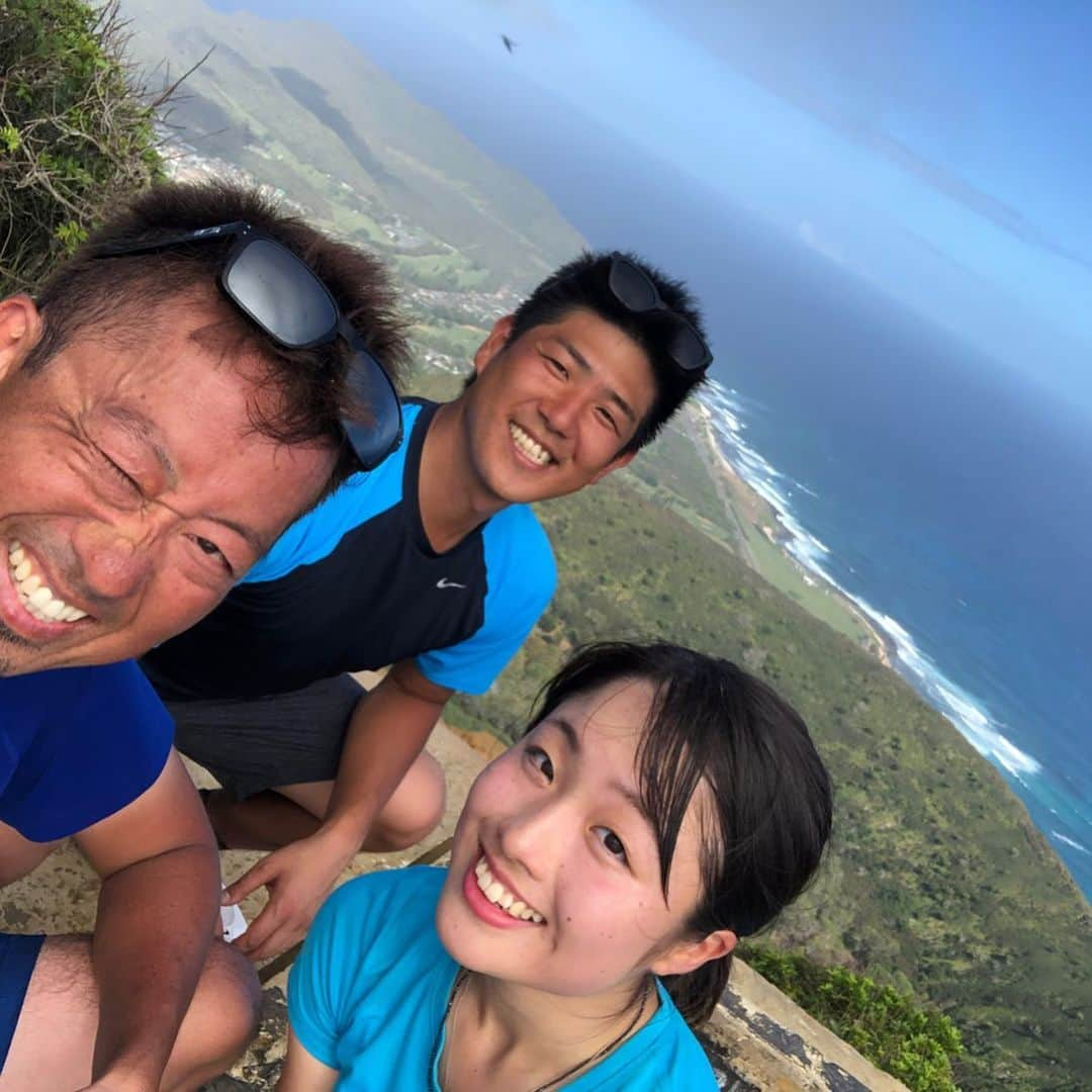 星野英正さんのインスタグラム写真 - (星野英正Instagram)「Hawaii合宿で毎年恒例になった、 アイリスオーヤマの大山会長との食事会‼️ 毎年お世話になってる青島賢吾君の両親宅でのバーベキュー🤣👍 、 ずっと焼き係だけど😭 、 そして息抜きにココヘッドへ🌋 、 何年か前は楽に登ったのに😰 今回はかなり息切れ何度途中で帰ろうと考えた事か😰 若手にはどんどん離され行くし👣 しんどかったー🥶 、 、 、 #ハワイ#アイリスオーヤマ#BBQ #ココヘッド#青島賢吾#大山健太郎会長#北川祐生#鬼塚貴理#アマチュアゴルファー#女子アマチュアゴルファー#学生アマチュアゴルファー#」2月16日 13時01分 - hidemasa_hoshino