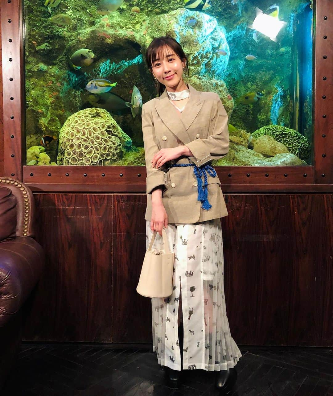 関西テレビ「グータンヌーボ2」さんのインスタグラム写真 - (関西テレビ「グータンヌーボ2」Instagram)「✨💃 #ファッション 👠✨ #田中みな実 さんが #グータンヌーボ2 ロケでファッションをご紹介します😊👉 ・ ジャケット、トップ、スカート　@middla_official バッグ  @allureville_official ・ 🍓」2月16日 13時49分 - gutan_ktv