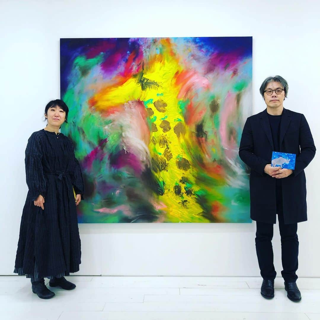 大宮エリーさんのインスタグラム写真 - (大宮エリーInstagram)「大自然の動物たち展 ハートのレオナ原画展  20時までやってます わたしは18時過ぎに1時間くらい顔だします〜  絵を見てもらうことは ひとつの曲を聴いてもらうような たいせつなことだったんだ と昨日友部さんのライブをみて 思った。 もっとていねいに せっかく描いたものだから みんなに観てねって 言わないとね 怠けてちゃダメだ  12時から20時 3月1日まで 森美術館のミュージアムショップ内のギャラリーにて 無料です🌞😊👌😻🤘 #一枚の絵 #ハートのレオナ #大自然の動物たち #森美術館 #ellieomiya」2月16日 13時56分 - ellie_omiya