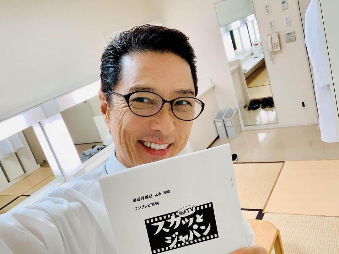 黒田アーサーのインスタグラム：「明日2月17日(月)夜8時からフジTVのスカッとジャパンに出演します！皆さん是非ご覧ください😉👍 #フジテレビ  #スカッとジャパン  #月曜日夜8時から  #黒田アーサー #遠野なぎこ」
