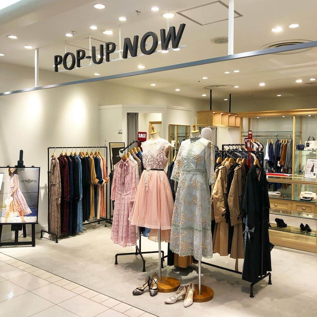 名古屋パルコさんのインスタグラム写真 - (名古屋パルコInstagram)「【西館3F POPｰUP NOW】名古屋エリアに出店していない人気のブランドや常設店舗を持たずECサイトでしか買えないブランドのポップアップストアを展開するPOP-UP NOW。﻿ 今回のPOP UP STOREは「RUIRUE BOUTIQUE」。﻿ オケージョンシーンにぴったりなドレスを中心に展開しています。 .﻿ 専属のデザイナーを擁し自社ブランドで運営、オリジナルの企画やデザインを行っており、ベテランの企画チームが企画から最終のディテール部分まで管理・監督することで、こだわり抜いた品格のあるファッションを提案。﻿ ﻿ 上品な華やかさを大切にした大人の女性のためのクローゼット。﻿ 卒業式や二次会、結婚式のお呼ばれドレスなどをお探しの方、ぜひご来店お待ちしております。 .﻿ 期間：2/12(水)～2/24(月)﻿ ﻿ ﻿ ﻿ #ruirue_boutique #ルイルエブティック #結婚式 #ドレス #フォーマルドレス #オケージョンドレス #フェミニン #エレガント #二次会 #女子会 #パーティー #フォーマル #謝恩会 #名古屋パルコ #名古屋PARCO #nagoyaparco #名古屋 #nagoya #栄 #矢場町」2月16日 14時53分 - parco_nagoya_official