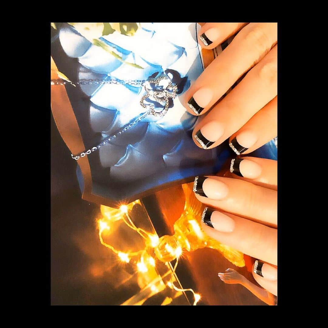 Taki Tanakaさんのインスタグラム写真 - (Taki TanakaInstagram)「#mynails @maktub_erica  黒とキラキラのダブルフレンチ #🖤 #nailstagram」2月16日 14時55分 - tanakataki