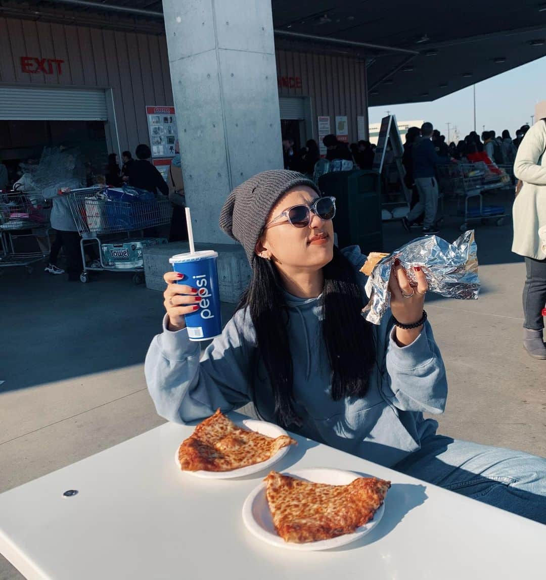松本優さんのインスタグラム写真 - (松本優Instagram)「. . コーラとピザとホットドックは 食べすぎ🥰✌️ . ジャンクフード大好きやけど 少しの間我慢しよう🥵🥵 . .」2月16日 15時05分 - matsumoto_yu