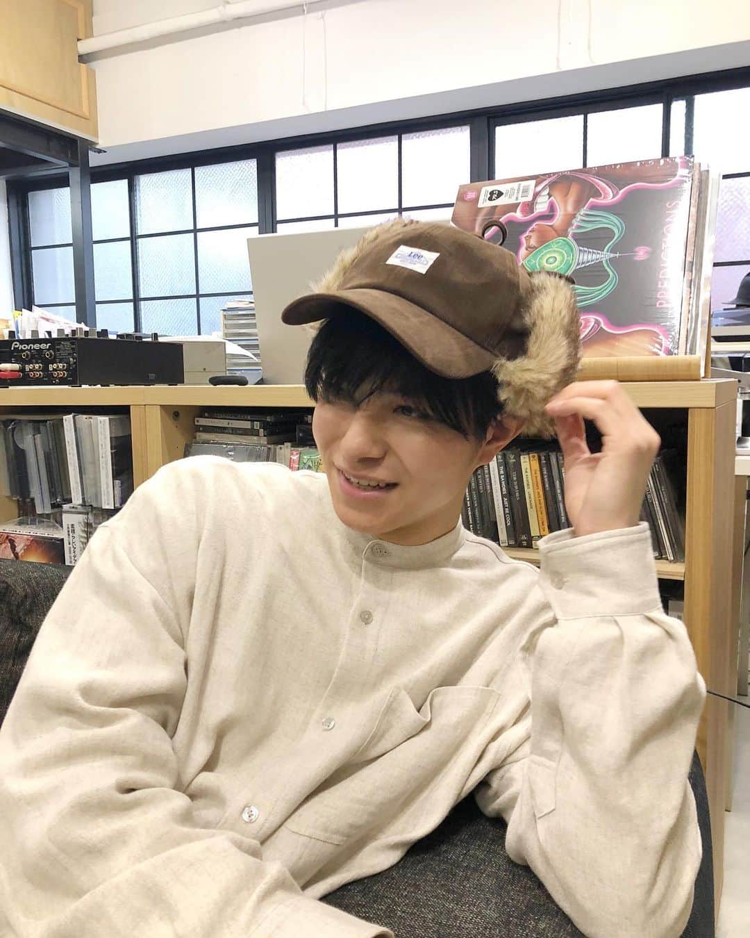 桜木那智のインスタグラム：「Leeの帽子と。フアフアかわいい笑 今日はゼロワン23話観ていただきありがとうございました！ 次回もお楽しみに👯‍♂️」