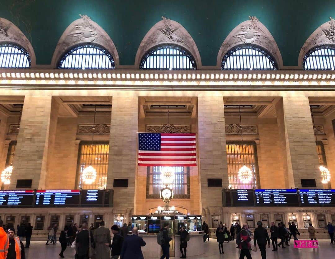 杉本なつみさんのインスタグラム写真 - (杉本なつみInstagram)「. . #GrandCentralTerminal . . . #grandcentral #grandcentralstation #グランドセントラル駅 #グランドセントラルターミナル  #冬休み #wintervacation #wintertrip #nyctravel #wintertravel #nyctrip #겨울여행 #뉴욕여행 #ニューヨーク #nyc  #manhattanview #midtown #nycview #newyork_instagram #ig_nycity #newyork_ig #ig_nyc #streetsofnyc #nycstreets #newyork_photoshoots #nycgo  #sightseeing #一人旅 #혼자여행」2月16日 16時03分 - virgo910b