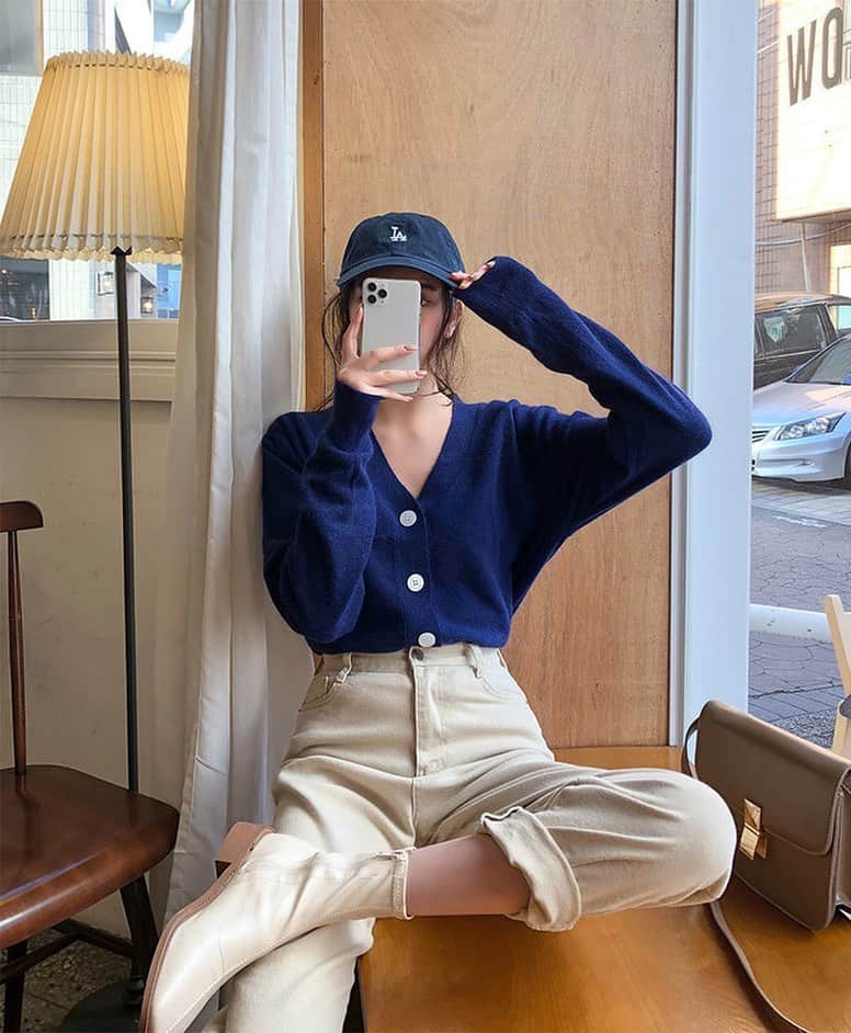Chuuのインスタグラム：「눈이 많이 내렸다가 이제 좀 그쳤네요! 주말 마무리는 잘 하고계신가요?✨Korea has a lot of snow!  How is the weather where you are?❄️」