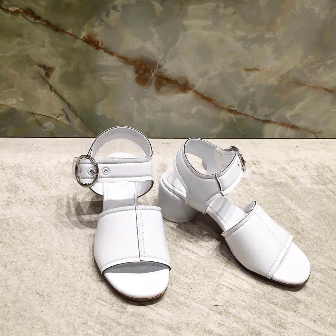 H BEAUTY&YOUTHさんのインスタグラム写真 - (H BEAUTY&YOUTHInstagram)「＜MM6 Maison Margiela＞ anckle strap sandal for women ¥53,000-(+tax)  #H_beautyandyouth @h_beautyandyouth  #BEAUTYANDYOUTH #Unitedarrows #mm6maisonmargiela」2月16日 16時52分 - h_beautyandyouth