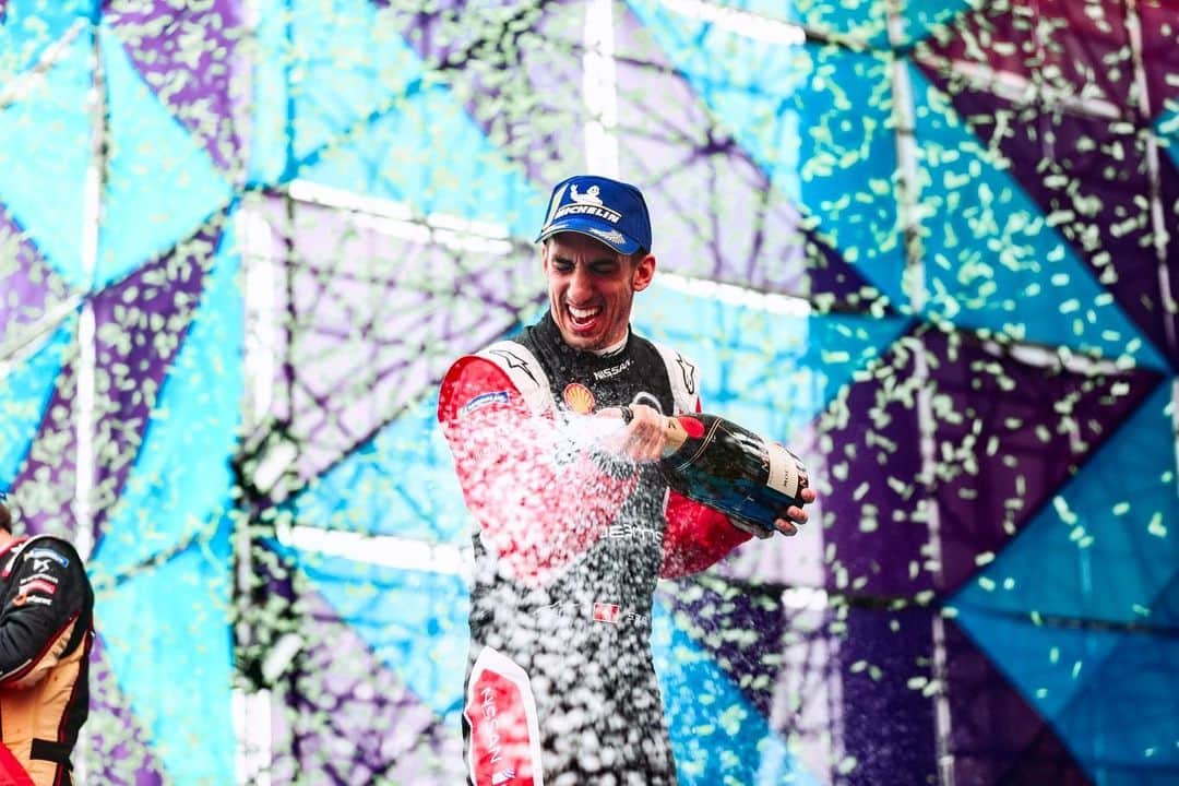 セバスチャン・ブエミさんのインスタグラム写真 - (セバスチャン・ブエミInstagram)「#MexicoCityEPrix First podium celebration of the season 🎉🍾」2月16日 17時25分 - sebastien_buemi