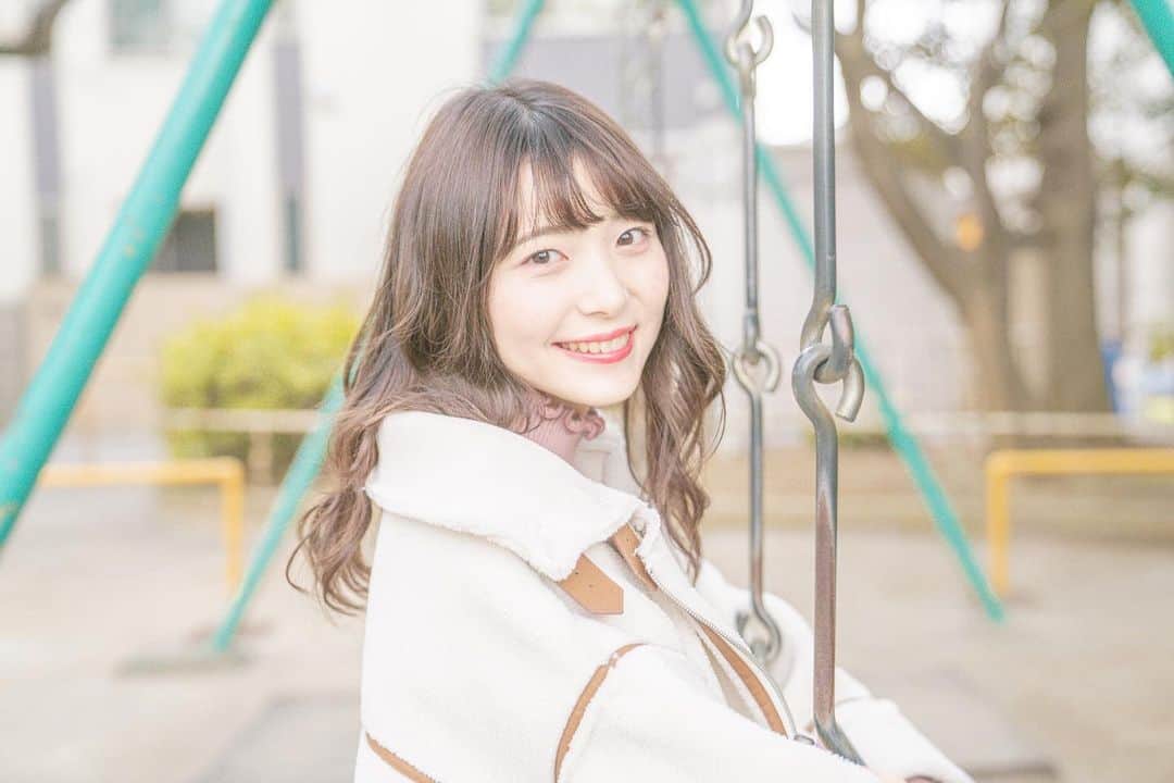 山田麻由のインスタグラム：「.﻿ ﻿ ﻿ ﻿ ﻿ ﻿ ここ数日めちゃくちゃあったかかったし お天気だったのに今日は雨☔️﻿ 雨ってとにかく外出たくなくなる😔  毎日晴れならいいのに☀️ ﻿ ﻿ ﻿ ﻿ ﻿ ﻿ ぶんじさんとの撮影はブランコ乗りがち😌(笑)﻿ ﻿ ﻿ ﻿ ﻿ ﻿ ﻿ ﻿ ﻿ ﻿ ﻿ ﻿ ﻿ ﻿ ﻿ ﻿ ﻿ ﻿ ﻿ ﻿ #撮影#撮影モデル#被写体#サロンモデル #サロモ #ポートレート#ポートレートモデル#ポートレート女子#カメラ女子#フィルムカメラ#一眼レフ#祐天寺#中目黒」