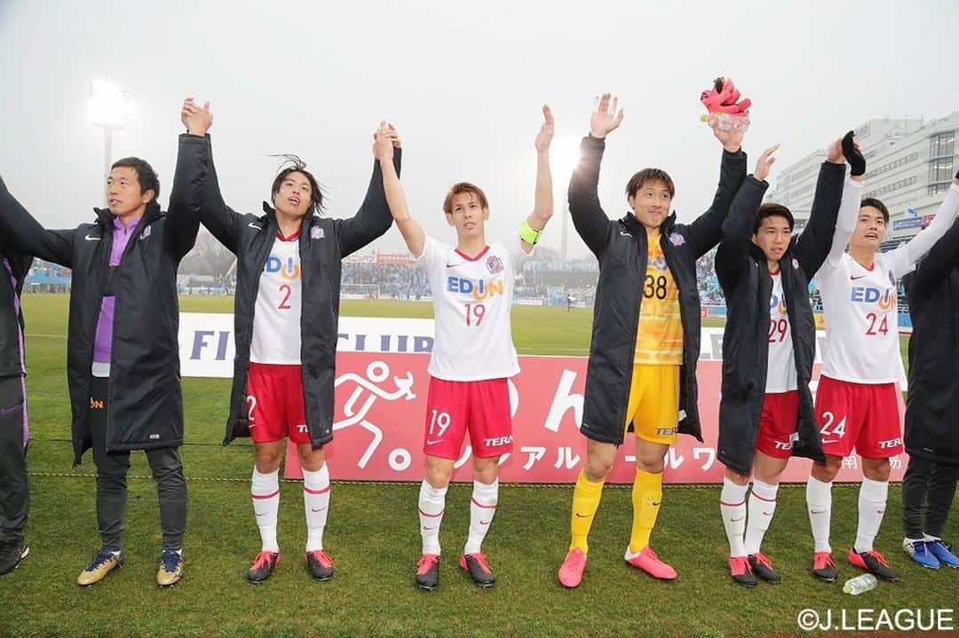 サンフレッチェ広島さんのインスタグラム写真 - (サンフレッチェ広島Instagram)「. ⚽JリーグYBCルヴァンカップ　グループステージ第1節　試合結果⚽ 横浜FC　0-2　サンフレッチェ広島 前半：0-1 後半：0-1 【得点者】ドウグラス・ヴィエイラ、レアンドロ・ペレイラ  2020シーズン公式戦初戦を、勝利で飾ることができました✨ 雨の降る中、最後まで熱いご声援をありがとうございました🎶  #森島司 選手 #川辺駿 選手 #ドウグラスヴィエイラ 選手 #ハイネル 選手 #レアンドロペレイラ 選手 #浅野雄也 選手 #城福浩 監督 #sanfrecce #積攻」2月16日 17時46分 - sanfrecce.official