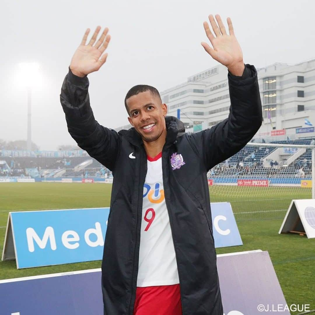 サンフレッチェ広島さんのインスタグラム写真 - (サンフレッチェ広島Instagram)「. ⚽JリーグYBCルヴァンカップ　グループステージ第1節　試合結果⚽ 横浜FC　0-2　サンフレッチェ広島 前半：0-1 後半：0-1 【得点者】ドウグラス・ヴィエイラ、レアンドロ・ペレイラ  2020シーズン公式戦初戦を、勝利で飾ることができました✨ 雨の降る中、最後まで熱いご声援をありがとうございました🎶  #森島司 選手 #川辺駿 選手 #ドウグラスヴィエイラ 選手 #ハイネル 選手 #レアンドロペレイラ 選手 #浅野雄也 選手 #城福浩 監督 #sanfrecce #積攻」2月16日 17時46分 - sanfrecce.official