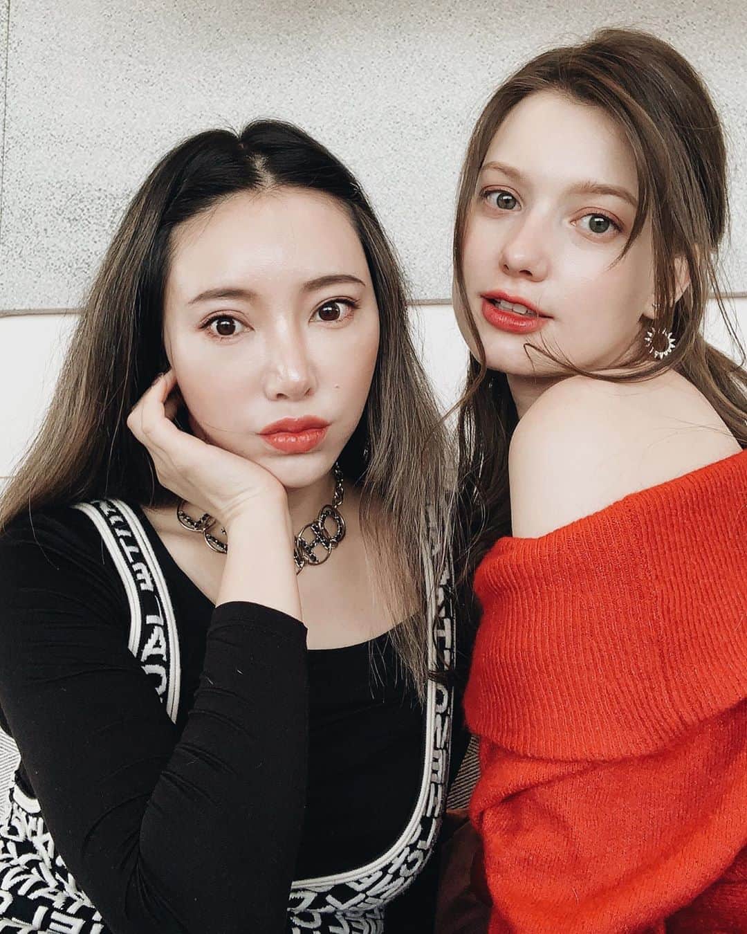 クリスティン・ウェイのインスタグラム：「When can we go back to Beijing? #imissbeijing #imisschina #中国加油 #bff #friendsforever」