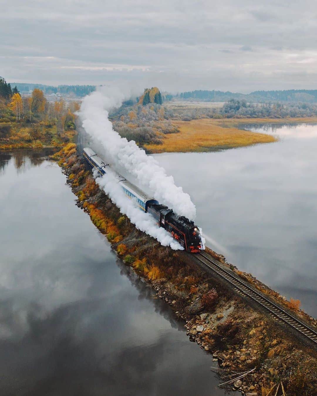 Instagramさんのインスタグラム写真 - (InstagramInstagram)「#HelloFrom the Republic of Karelia, Russia, where the Ruskeala Express, a world famous retro steam train, escapes every day from the city of Sortavala to Ruskeala Mountain Park. 🚂🏔✨ ⁣ ⁣  Photo by @yaroslav_shuraev」2月17日 3時58分 - instagram