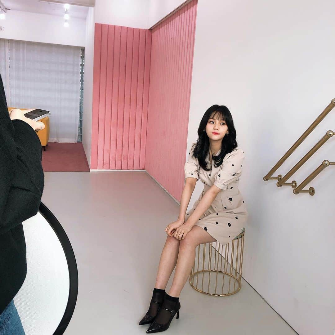 GFriendさんのインスタグラム写真 - (GFriendInstagram)「#비하인드컷📷」2月17日 4時30分 - gfriendofficial