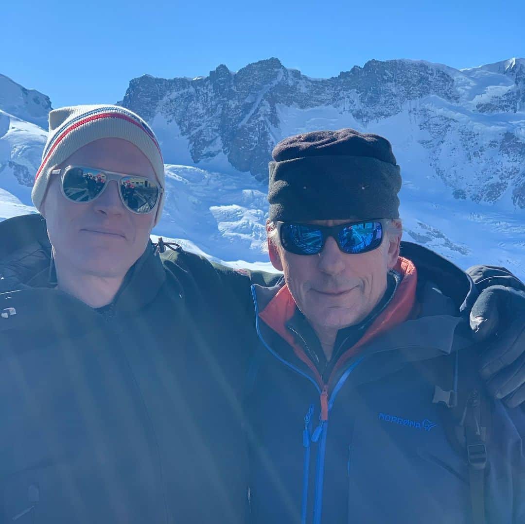 ポール・ベタニーさんのインスタグラム写真 - (ポール・ベタニーInstagram)「Me and my old mate Donald Scott- The best guide in skiing, food, wine and life.  If you want a great ski trip just call him up.  #MountainExposure #GourmetSkiGuide #LuxuryChalet #ZermattChalet  #SkiZermatt #SnowSure #SwitzerlandHoliday」2月17日 4時37分 - paulbettany