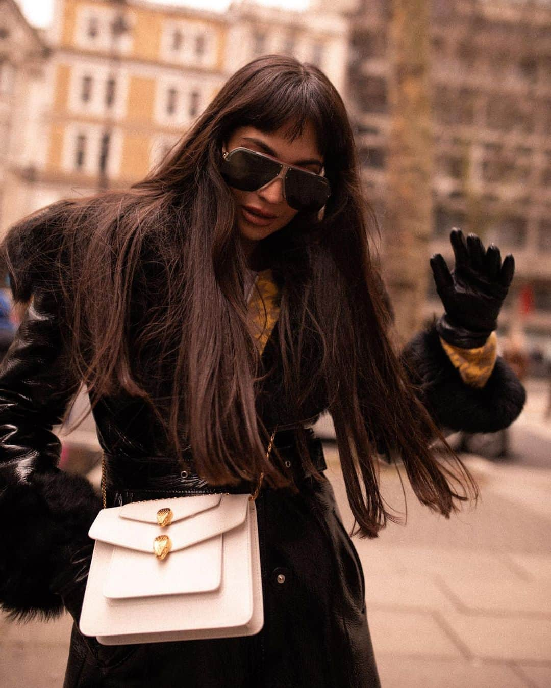 Zara Martinさんのインスタグラム写真 - (Zara MartinInstagram)「Weathering the #LFW storm with @carrera @safilogroup  #safilogroup #carreraeyewear #driveyourstory #ad Captured by @romilux」2月17日 4時45分 - zaramartin