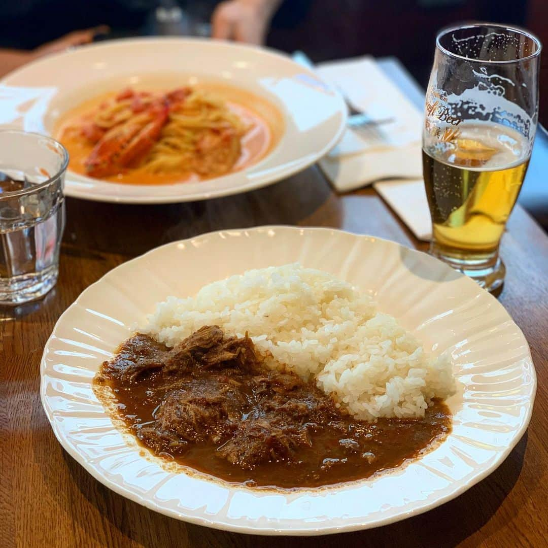 Atsukoさんのインスタグラム写真 - (AtsukoInstagram)「この間のお散歩 ･ ･ #ヨーロッパ食堂 ↓ #ミカヅキ堂 ↓ ブーランジェリースドウ ↓ #BRICKLANE とゆーお散歩でした。 ヨーロッパ食堂では薬膳カレーを。 そのごミカヅキ堂でバケットを買い、 ブーランジェリースドウでさらにパンを買い、 最後はBRICK Laneへ。 カップケーキが平日も頼めるようになっていてラッキー❤ 迷わず注文🤣🤣 美味しかった✨ 最後の写真は御二方からのお土産。 りんちゃんからは、レモンケーキとプルーンケーキ。 ともちゃんからは、グラノーラを。 どちらも美味しかった✨ @kuromamebiyori  ともちゃん、 @lynnesmeal りんちゃん、ありがとうございましたー！ ･ ･  #おうちごはん#onthetable#暮らし#kurashiru #LIN_stagrammer#おうちごはんlover#IGersJP#フーディーテーブル#マカロニメイト#macaroniブランドアンバサダー#おうちカフェ#おうち和ごはん#クラシル#f52grams#ellegourmet#ぬくぬくごはんタイム#インスタ探検隊#cafemiru#東京散歩#カフェ巡り#カフェ好きな人と繋がりたい」2月16日 19時52分 - sakuracafe001