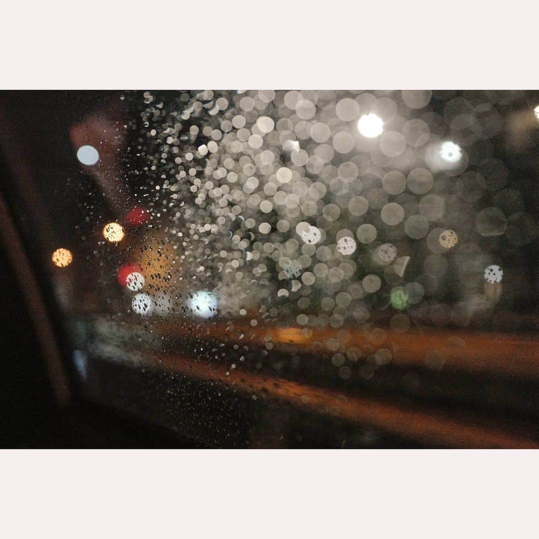 花澄さんのインスタグラム写真 - (花澄Instagram)「rainy day  #leica#leicaq#ライカ#ライカq#tokyo#japan#summilux#花澄#雨」2月16日 19時55分 - textisan