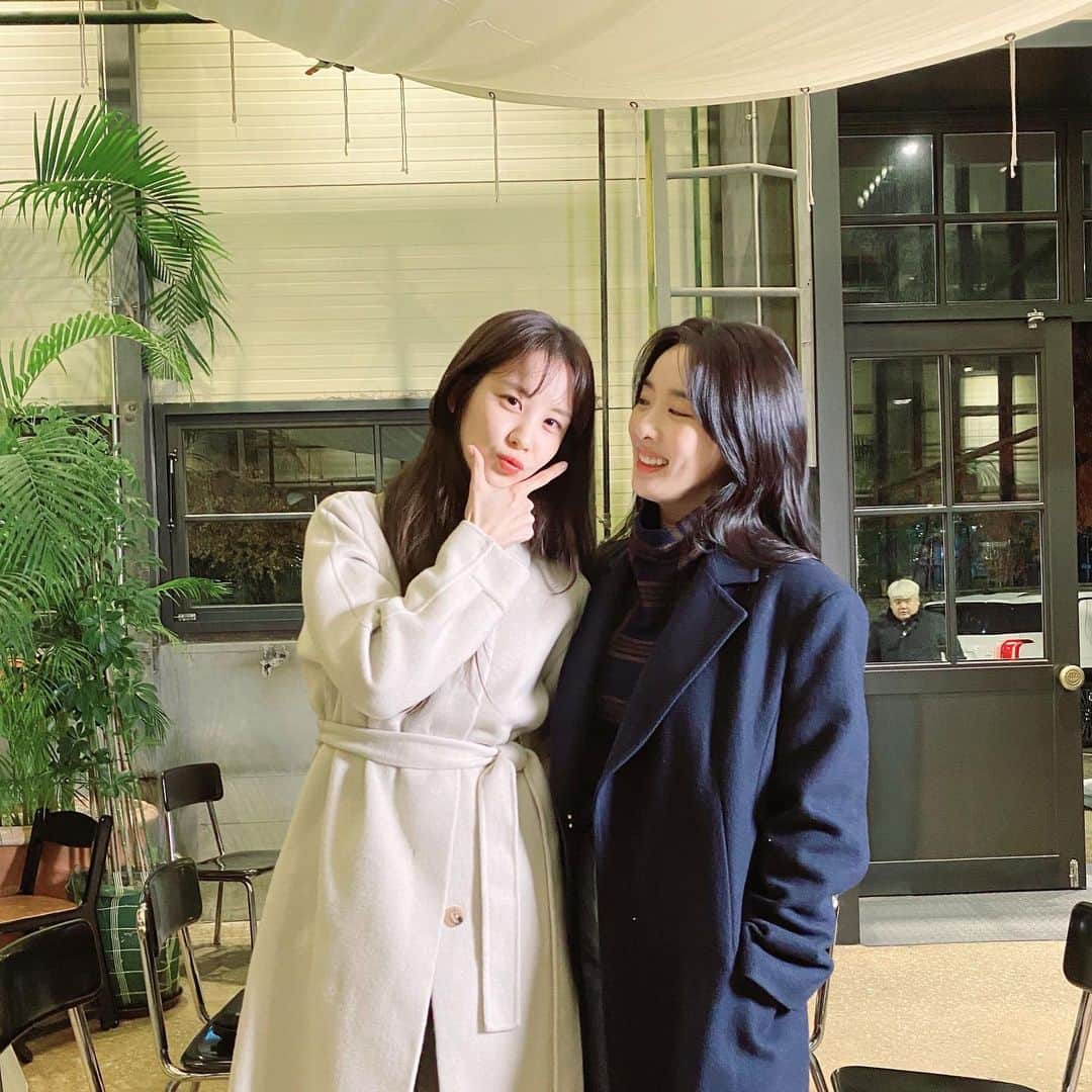 ソヒョンさんのインスタグラム写真 - (ソヒョンInstagram)「예쁜 청아언니랑👭  내일 밤 9시30분 JTBC에서 만나요❤️ #안녕드라큘라 D-1  #지안나 #안나소정」2月16日 20時10分 - seojuhyun_s