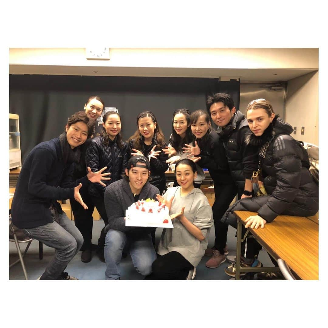 今井遥さんのインスタグラム写真 - (今井遥Instagram)「サンクスツアー神奈川公演、無事終わりました。 ﻿ ありがとうございました💐﻿ ﻿ 久しぶりの関東での開催。﻿ ﻿ 皆さんの拍手が会場の雰囲気を盛り上げてくださり、一層の励みになりました。﻿ ﻿ グループナンバーの振り付けも、どんどん新しく進化しています！﻿ ﻿ より良い演技をお届けできるよう、﻿ また次の公演に向けて頑張ります✨﻿ ﻿ 次は秋田公演です⛸﻿ ﻿ ﻿ #浅田真央サンクスツアー ﻿ #maotour #神奈川 #相模原﻿ #無良くん#HappyBirthday🎉  久しぶりに佐藤信夫先生、久美子先生にもお会いできました☺️」2月16日 20時20分 - haruka_imai_831