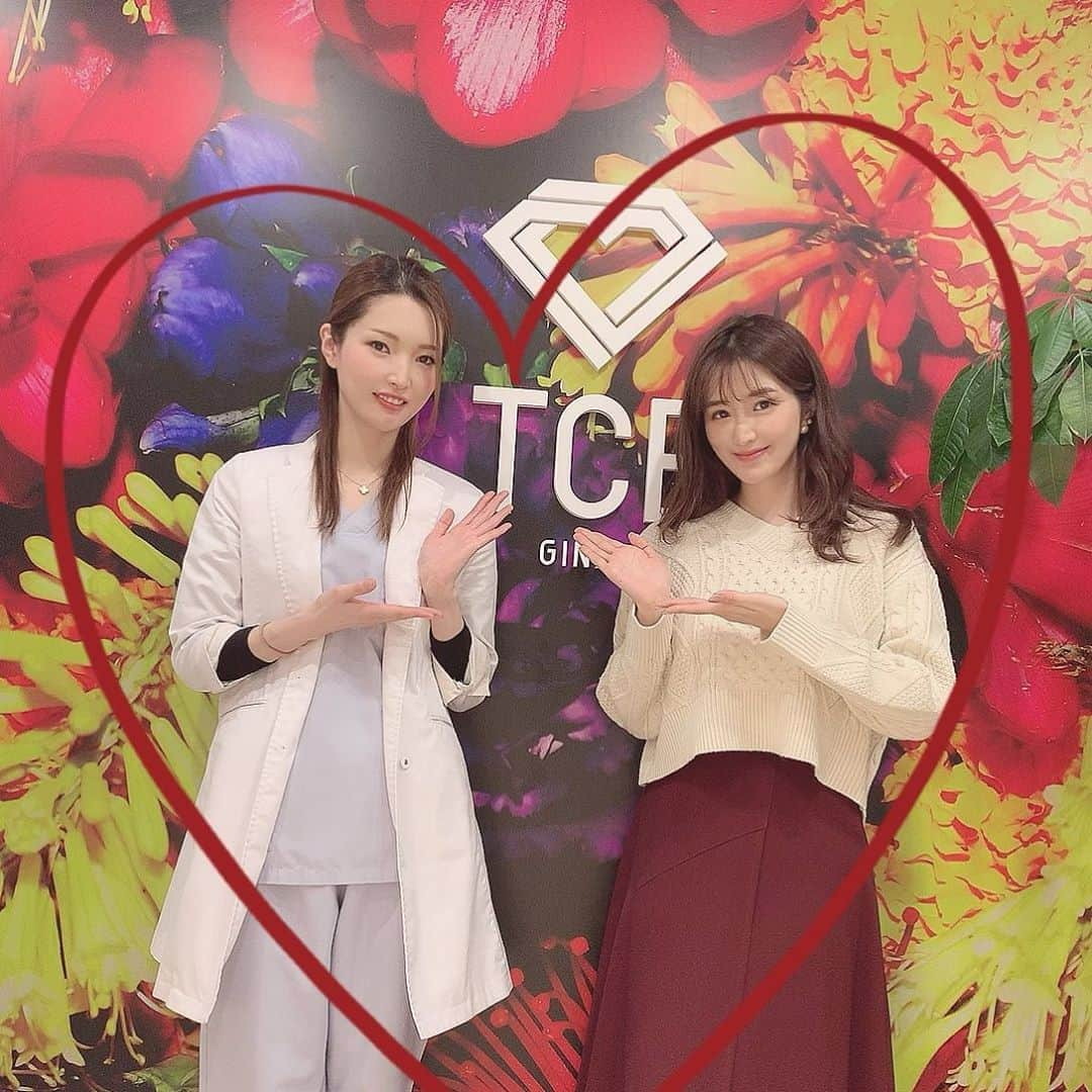 葉加瀬マイさんのインスタグラム写真 - (葉加瀬マイInstagram)「東京中央美容外科銀座院で、TCB式小顔美肌再生をしてきました💆‍♀️永峯祥子先生 @tcb_nagamine  が親身に相談にのってくださり、安心して施術をうけれました💓術後で少しまだ浮腫んでるけどフェイスラインがしゅっとしました✨嬉しい☺️ カウンセリングは無料なので是非行ってみてください🤗 @tcbginza  #リフトアップならTCB東京中央美容外科 #美容整形ならTCB東京中央美容外科 #東京中央美容外科　#美容外科　#銀座 #東京中央美容外科銀座院 #永峯祥子　#糸リフト　#糸スレッド #TCB式小顔美肌再生 #小顔美肌再生なら#リフトアップ #PR》」2月16日 20時21分 - m.hakase