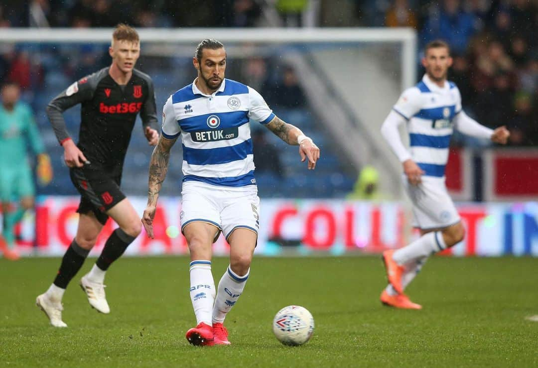 ジェフ・キャメロンさんのインスタグラム写真 - (ジェフ・キャメロンInstagram)「What a comeback, 3 points ✔️🔵⚪️ 💪🏼👊🏼👊🏼 @officialqpr #longhairdontcare」2月16日 20時27分 - geoffcameron