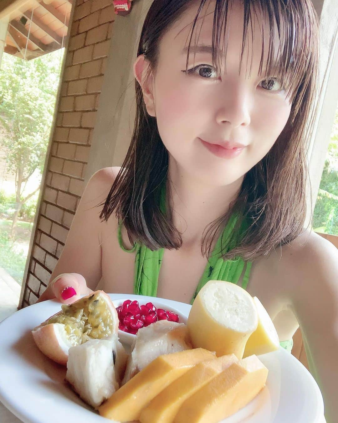 satomiさんのインスタグラム写真 - (satomiInstagram)「ご飯〜🍽 日本で食べないフルーツが沢山😊💓 * そして5日目で初めて気づいたカレーの 食べ方ww 3種類混ぜて食べるのが美味しいみたい！ * *  @karunakarala_srilanka #ayurveda  #resort  #srilanka  #スリランカ  #カルナカララ  #アーユルヴェーダ  #ヨガ  #ayurvedafood  #karunakarala  #resort  #yogajapan #サンセットヨガ #タビジョ  #海外旅行 #旅行大好き #🇱🇰 #スリランカ旅行 #一人旅 #帰りたくない」2月16日 20時33分 - saatoomii47