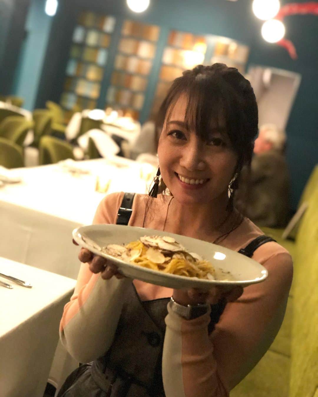 崎山一葉のグルメインスタ