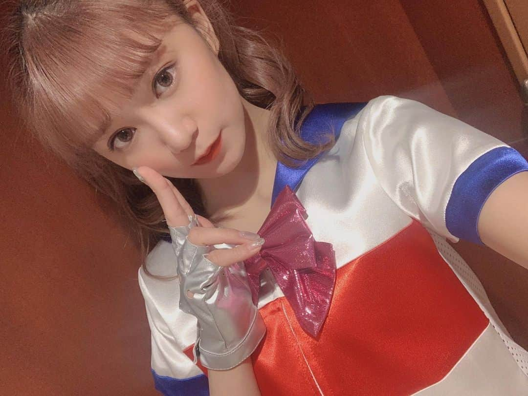 星名美怜さんのインスタグラム写真 - (星名美怜Instagram)「♥♥♥﻿ ㅤㅤㅤ .﻿ ㅤㅤㅤ じゃあベストテン2020﻿ ﻿ ㅤㅤㅤ ありがとうございました…♥♥﻿ 懐かしい気持ちでいっぱーい﻿ ﻿ ㅤㅤㅤ セットも衣装も髪型も笑﻿ ぜーんぶ当時リバイバル！﻿ いかがでしたか…？﻿ ㅤㅤㅤ ﻿ ㅤㅤㅤ ロックリー衣装やっぱ好き…♥﻿ .﻿ ㅤㅤㅤ #mireinsta ㅤㅤㅤ #星名美怜ㅤㅤㅤ  ㅤㅤㅤ  #ebichu #エビ中ㅤㅤㅤ #ツインテールㅤㅤㅤ」2月16日 20時42分 - hoshina_mirei_official