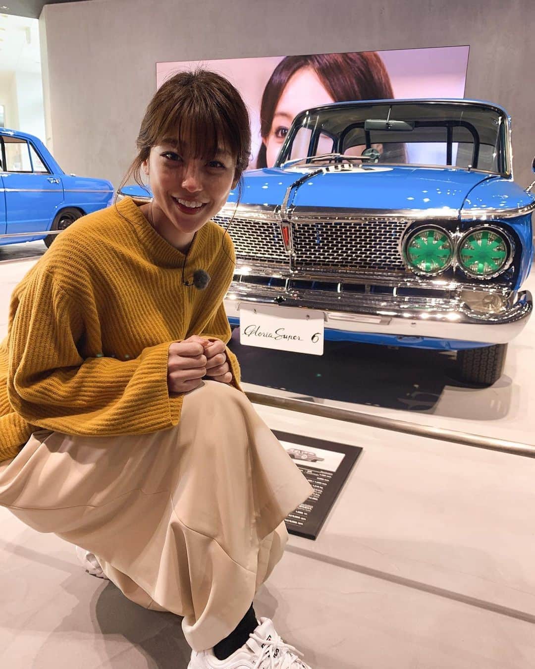 岡副麻希さんのインスタグラム写真 - (岡副麻希Instagram)「🍓﻿ #スーパーgtプラス﻿ #テレビ東京﻿ ﻿ このあと23時半〜🚘🏁☺️﻿ 今シーズン開幕戦まであとすこし、、、！﻿ gt500に参戦する若手ドライバーのテスト密着も！！﻿ #supergt#gt500 ﻿ ﻿ いきなりレースと言われても、、、という方﻿ （私も一年前まで然りでした）﻿ そんな方に、まずこのゆるいシリーズから﻿ 見ていただきたいのです…🤤💐﻿ ただのもぐもぐたいむではないのが﻿ #ディーラー 巡りなのです✨✨✨﻿ ﻿ #日産グローバル本社ギャラリー﻿ #ホンダウェルカムプラザ青山 ﻿ ﻿ みなとみらいと青山の都会な空気を﻿ たくさん吸収した日でした🤤🕊 ﻿ ﻿ 渋いクルマの存在感に吸い込まれ、﻿ ツーショットお願いしました🥺﻿ #目もお尻もかっこいい﻿」2月16日 20時54分 - maki_okazoe_official