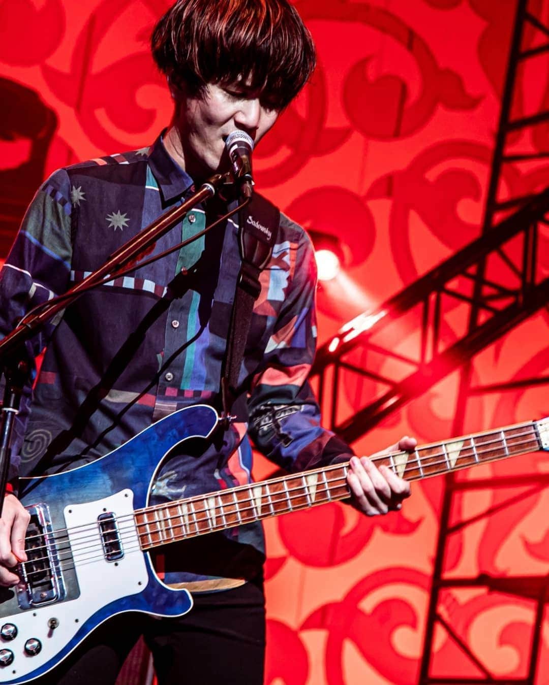 マイケルさんのインスタグラム写真 - (マイケルInstagram)「📷@sykdisco  念願のリッケンです  #bassist #RICKENBACKER #orangeamps  #paulsmith #nike #airjordan #marvel #ironman #dccomics #batman #autumnjackofseatour #typeE」2月16日 21時07分 - twin_turbo_mic