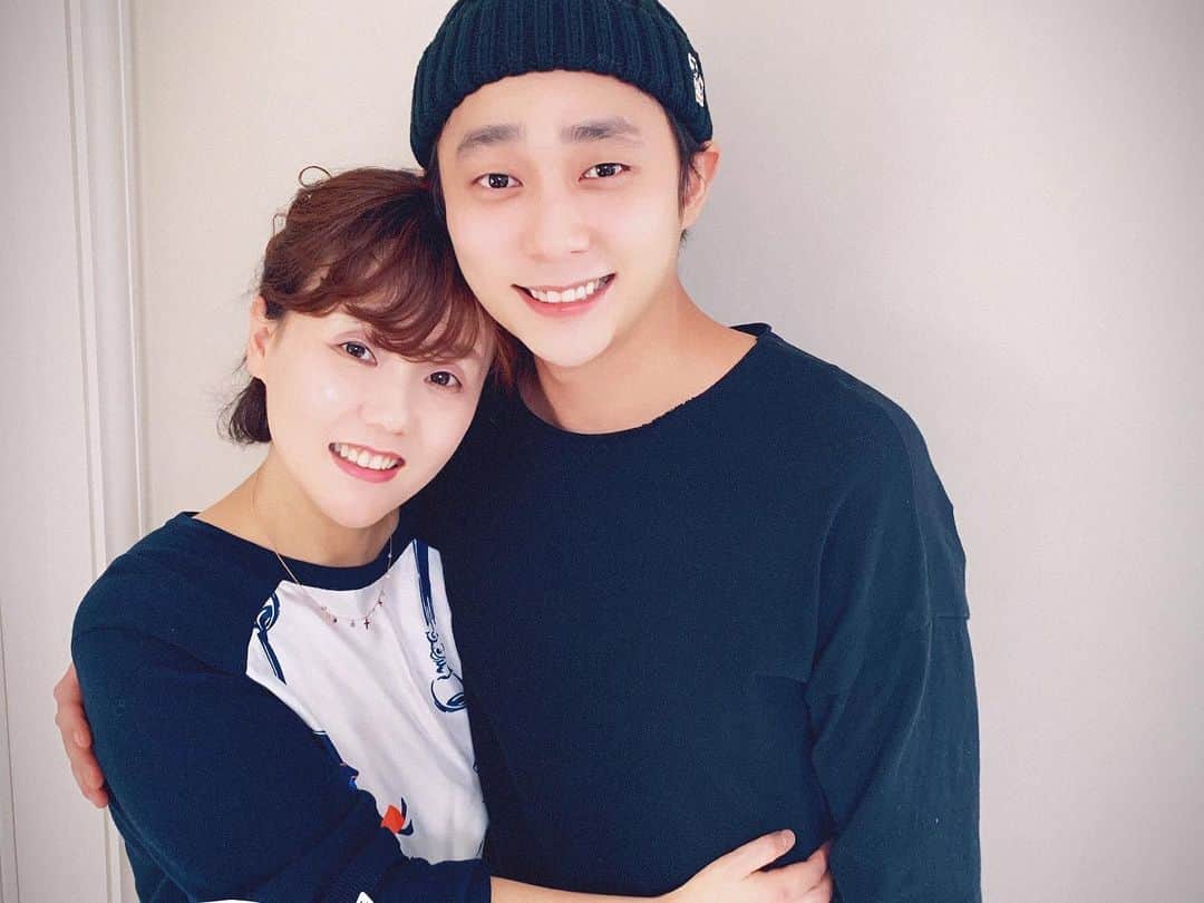 ソンジュのインスタグラム：「부모님과 함께 생일보내고 있습니다 ! 축하해주신 모든분들 감사해요~^^!」