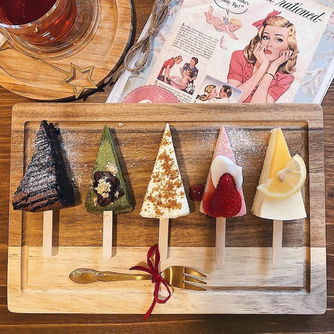 Nom de plumeさんのインスタグラム写真 - (Nom de plumeInstagram)「【Candyみたいなケーキ🍰💓#𝐒𝐔𝐍𝐍𝐘𝐚𝐧𝐝𝐌𝐎𝐑𝐄】﻿ ﻿ 奈良町にある太陽ちゃんが 目印カフェと古着が 一度に楽しめるお店『𝐒𝐔𝐍𝐍𝐘𝐚𝐧𝐝𝐌𝐎𝐑𝐄』 ( @3nny__and__more )🧡﻿ ﻿ お店の中でも。5種類のCandyみたいなケーキが 1つのプレートに色鮮やかに並ぶ、 可愛らしいプレート！🍰💕﻿ ﻿ いろんな味が楽しめるし 見た目も可愛くて、ドキドキしちゃう🥺﻿ ﻿ 古着屋を見た後は、 Candyみたいなケーキを食べながら ホッとひといきついてみては？☕️✨﻿ ﻿ 📍〒630-8362  奈良県奈良市東寺林町7﻿ 定休日 : 不定休﻿ ﻿ 11:00〜18:00﻿ ﻿ ﻿ ◎詳しい情報はプロフィール欄のURLから﻿ 記事をチェックしてね☑︎🌼◎﻿ ﻿ −−−−−−−−−−−−−−−−−−−−−−−−−−−−﻿ ﻿ Nomdeplumeで﻿ 紹介させていただける写真を募集中🧚‍♀️💜﻿ 素敵な写真が撮れたら﻿ #nomdeplume をつけるか﻿ このアカウントをタグ付けしてね💫﻿ ﻿ −−−−−−−−−−−−−−−−−−−−−−−−−−−−﻿ 🎀photo by 🎀﻿ ・ @_ymm43 ・ @3nny__and__more ・﻿ ・﻿ ・﻿ ◇◇◇◇◇◇◇◇◇◇◇◇◇◇◇◇◇◇◇◇◇◇◇◇◇◇◇◇◇﻿ ﻿ #nomdeplume #sunnyandmore#naracafe#nara#japan﻿ #canon#canoneos10#cafestagram﻿ #奈良カフェ#サニーアンドモア#ならまち#奈良 #奈良町 #奈良公園 #奈良町カフェ #奈良町散策 #ならまち #nara #sweet #yummy #スイーツ #カフェ #カフェ巡り #お洒落カフェ巡り #カフェ活 #カフェ部 #カフェスタグラム ﻿」2月16日 21時29分 - nomde_official