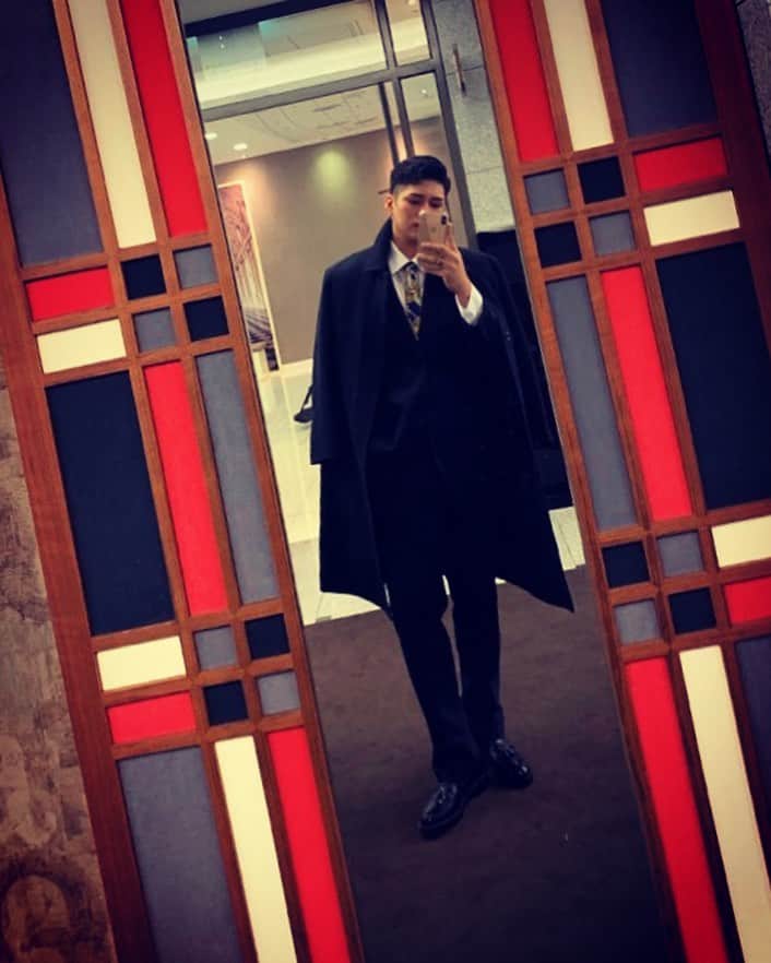 のインスタグラム：「🤵」