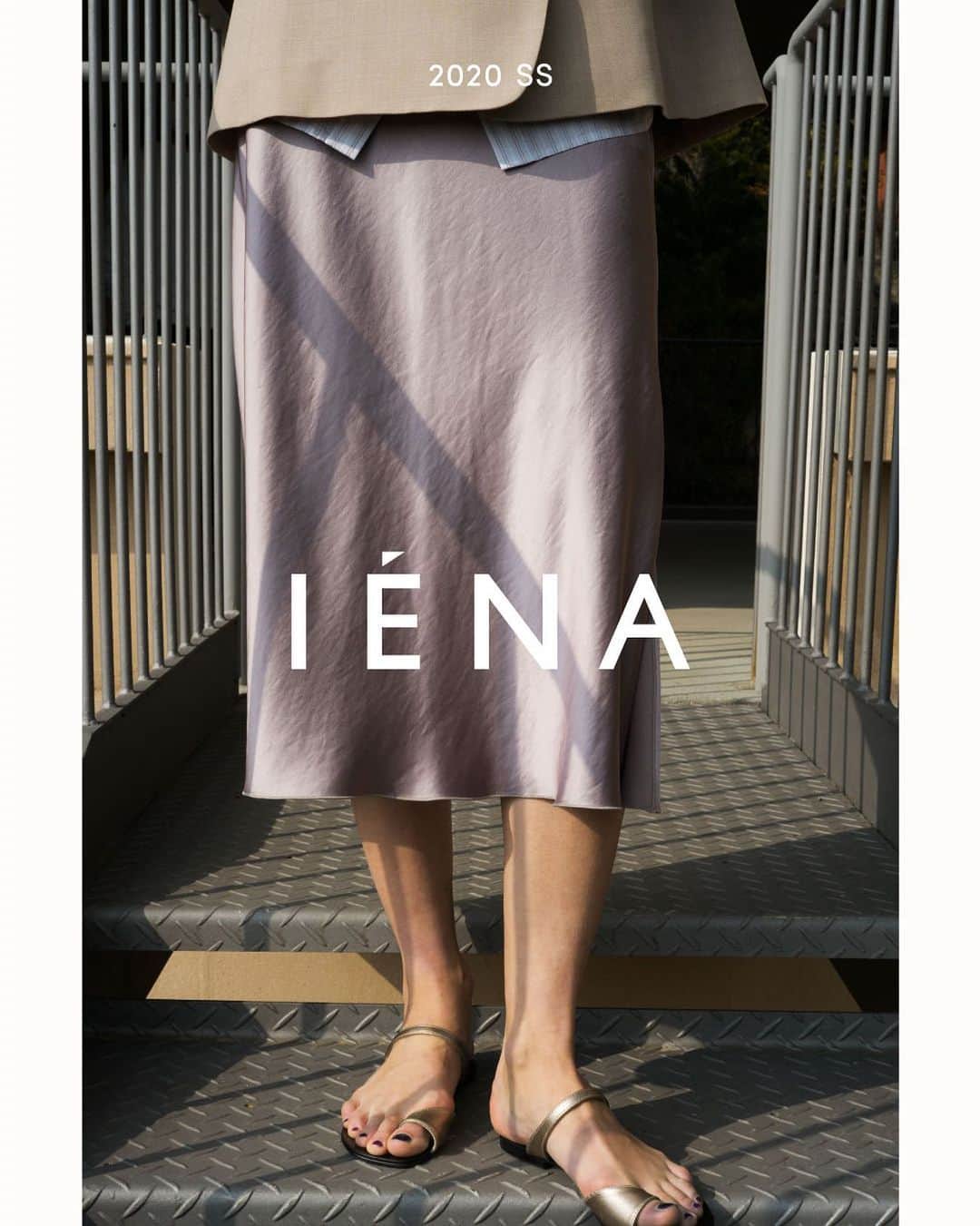 IENAさんのインスタグラム写真 - (IENAInstagram)「🌿IENA 20SS collection✨﻿ ﻿ ﻿ “Bonne vie”﻿ ﻿ ﻿ フレンチスタイルで過ごす素敵な日常を。﻿ 肩の力がぬけたシンプルなスタイルは自分らしく。心地よく。﻿ ﻿ 繊細なカラートーンとやわらかなレイヤードで過ごす大人のニュアンススタイルを提案します。﻿ ﻿ ﻿ ﻿ ﻿ #iena﻿ #iena_20ss﻿」2月16日 21時50分 - iena_jp