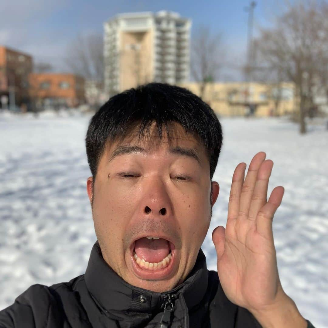 西川晃啓さんのインスタグラム写真 - (西川晃啓Instagram)「気絶釧路  雪を見て気絶  #あるある探検隊#レギュラー#気絶#気絶の日々#ギャグ#釧路#公園#雪#極寒#晴天#」2月16日 21時45分 - kizetu