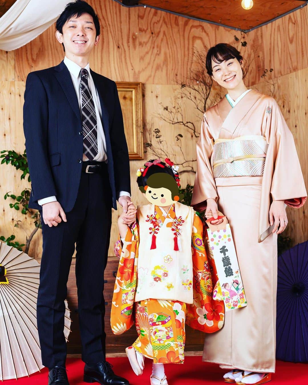 セゴリータ三世のインスタグラム：「七五三の写真できました📷 やっぱプロのカメラマンって上手いっす  #753  #家族写真」