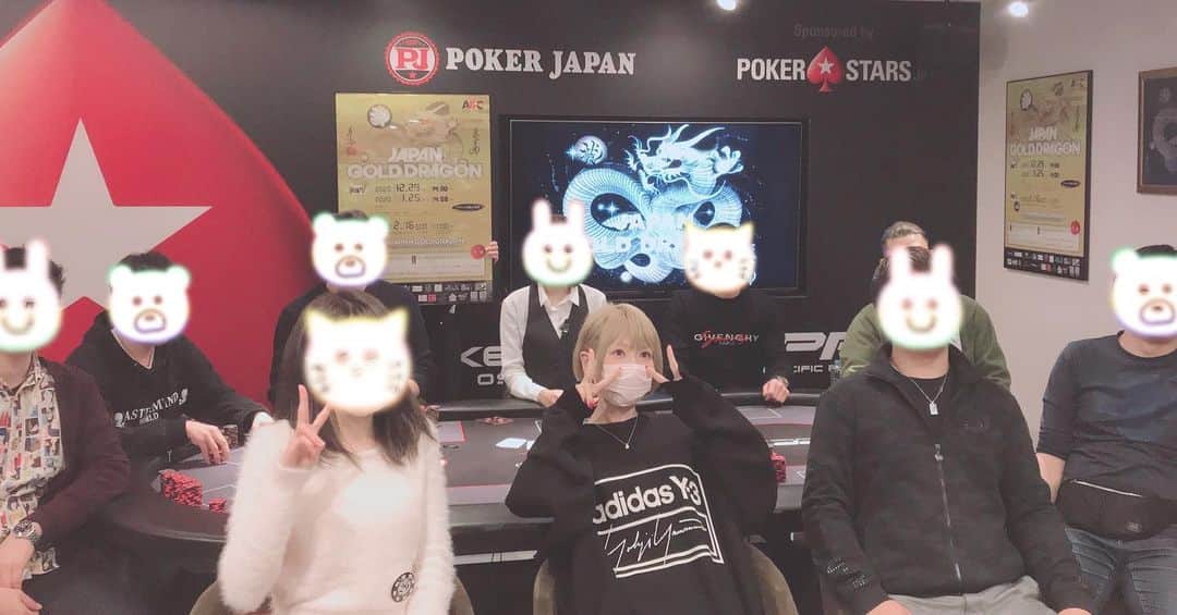 のインスタグラム：「‪1000人弱が参加したトーナメント #GOLDDRAGON in 大阪に参加して、8位入賞でFinish‼️‬ ‪ここまで残ったことも初めてだし、女性がファイナルテーブルに残ったことも初めてらしく、嬉しかったな☺️✨‬ ‪#ポーカー　#texus_holdem‬」