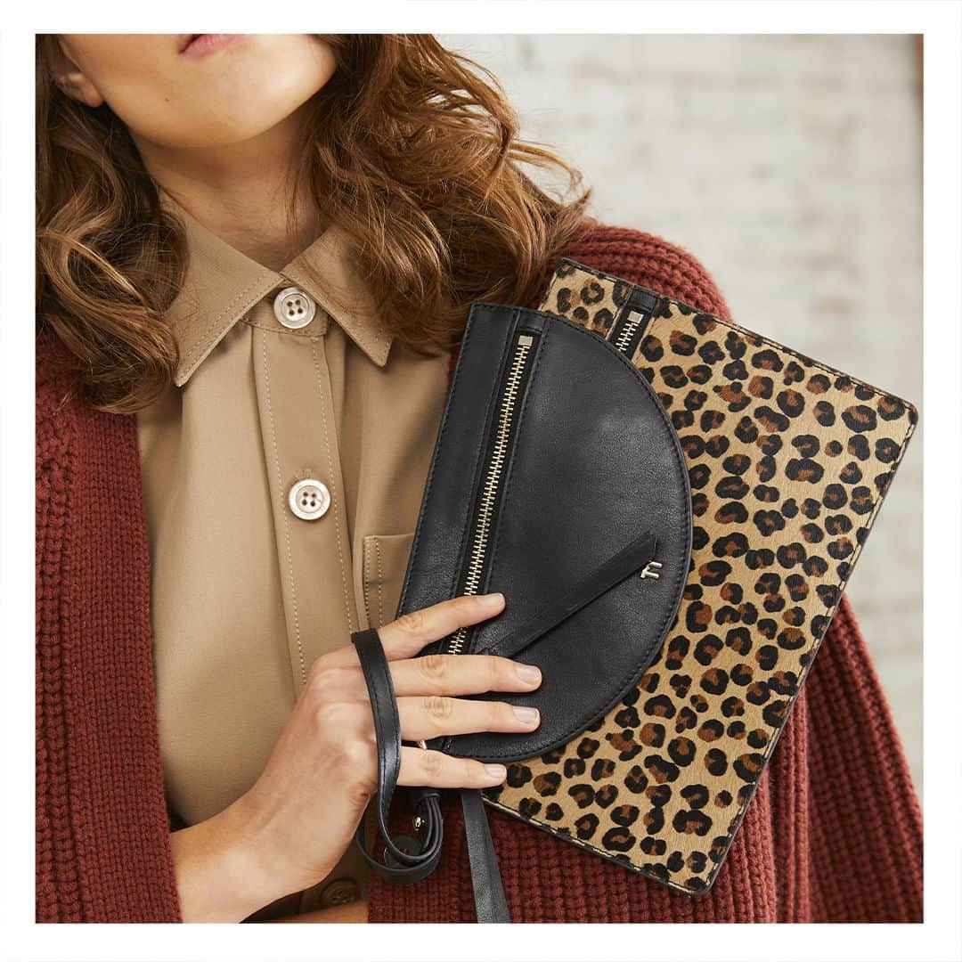 ティラマーチのインスタグラム：「The Savage Annabelle double clutch #TilaMarch #savage #clutch」