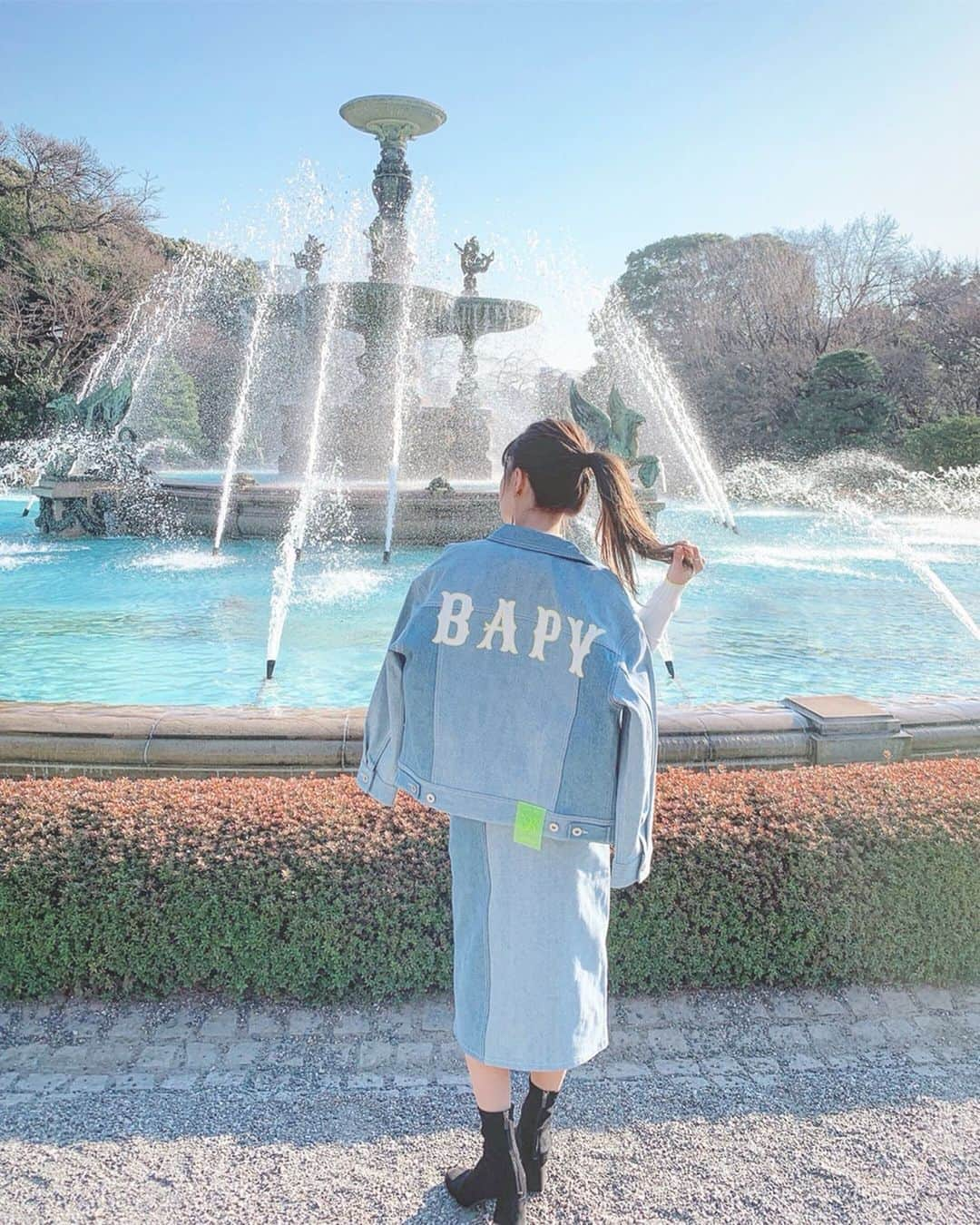 山崎春佳さんのインスタグラム写真 - (山崎春佳Instagram)「🏰⛲️ . went to akasaka palace with my mummy☺︎ . #top , #jacket , #skirt & #bag → @bapyjapan  #earrings → @mosselnewyork . #me #ootd #outfit #akasakapalace #sunny #lovelyday #bapy #mummy #迎賓館赤坂離宮 #迎賓館 #四ツ谷 #噴水」2月16日 22時16分 - haruka_yamazaki