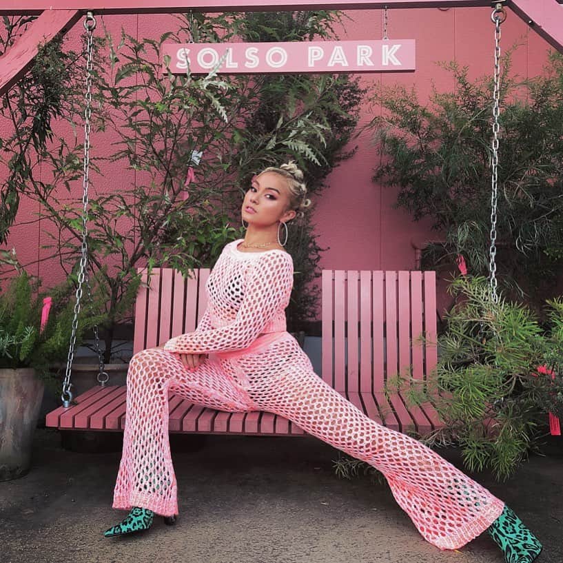 Nazukiのインスタグラム：「💗 🄿🄷🄾🅃🄾💗 .  #nazuki #dancer #dance #photo #artistphoto  #pinkphoto  #アー写」