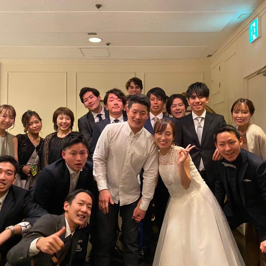 岡本至恩のインスタグラム：「いい結婚式だった。 かいと、まいちゃん、おめでとう‼️」