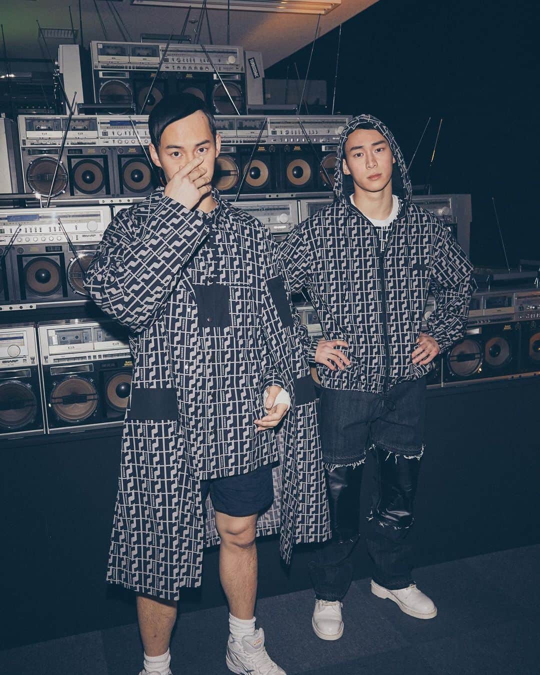 倉岡晋也のインスタグラム：「Twins ✔︎ Direction and styling by me New season visual @renomaparis_jp @renomaparisofficiel Thank you so much !!! @10npei @_masa_hair_ @untlim @dragonmale0204 @omega.mon.315 Special location by @luxury_of_less @_turbo_sonic_  xxxx」