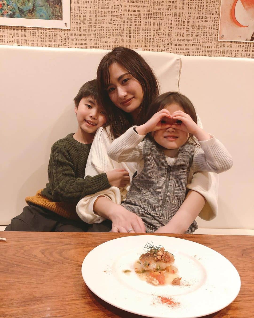 大西宏明さんのインスタグラム写真 - (大西宏明Instagram)「日付変わって2020年2月17日✨✨ 奥様の誕生日です🎂🎉🎊 いつもの大好きなお店でお祝い🥂  尚美さん✨おめでとう^_^  #2月17日 #奥様 #お誕生日 #大好きなお店 #genji さん #お誕生日会  #ハッピーバースデー  #myfamily #happybirthday #mywife #goodtimes #happytime #smile #ほなっ！！」2月17日 0時32分 - ohnishi_hiroaki_0428