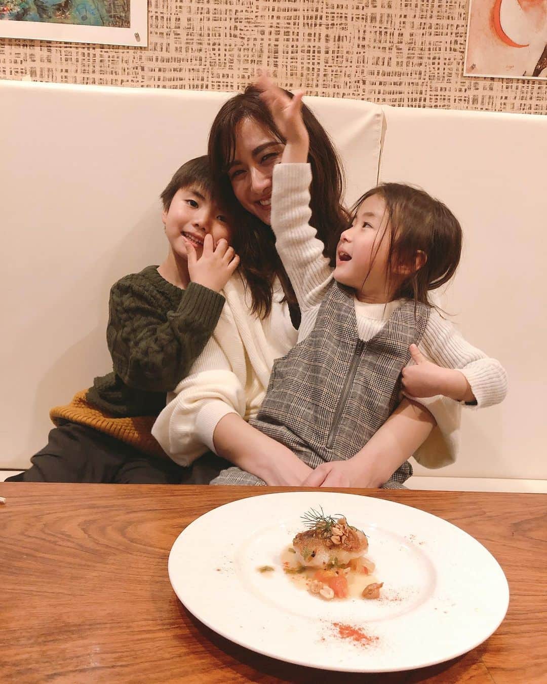大西宏明さんのインスタグラム写真 - (大西宏明Instagram)「日付変わって2020年2月17日✨✨ 奥様の誕生日です🎂🎉🎊 いつもの大好きなお店でお祝い🥂  尚美さん✨おめでとう^_^  #2月17日 #奥様 #お誕生日 #大好きなお店 #genji さん #お誕生日会  #ハッピーバースデー  #myfamily #happybirthday #mywife #goodtimes #happytime #smile #ほなっ！！」2月17日 0時32分 - ohnishi_hiroaki_0428